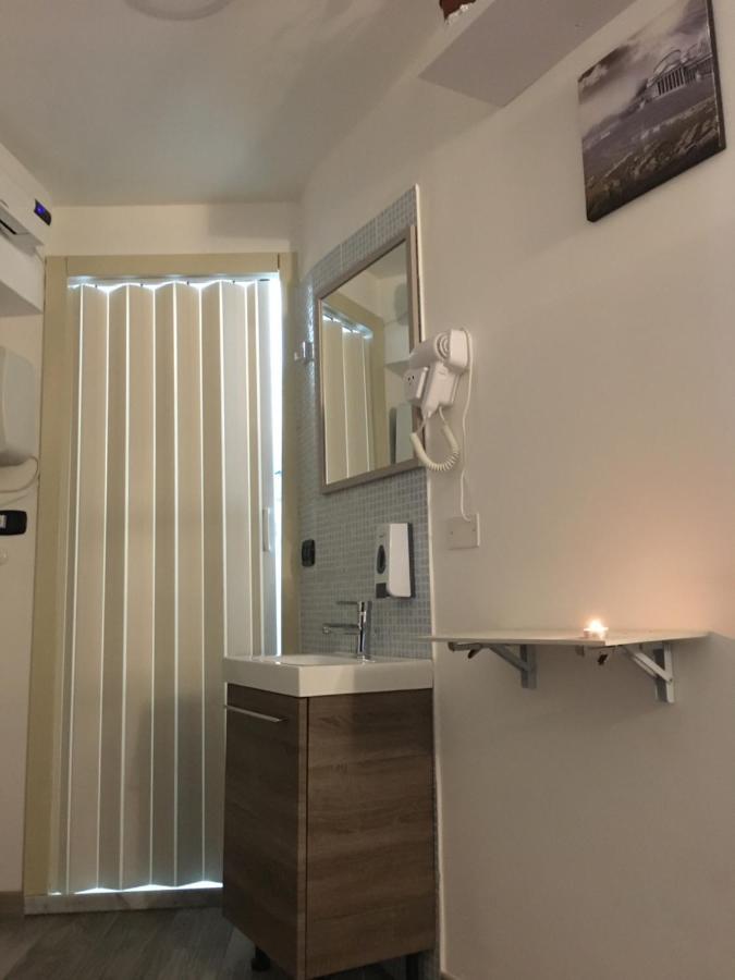 Napoli Central Nest Bed and Breakfast Esterno foto