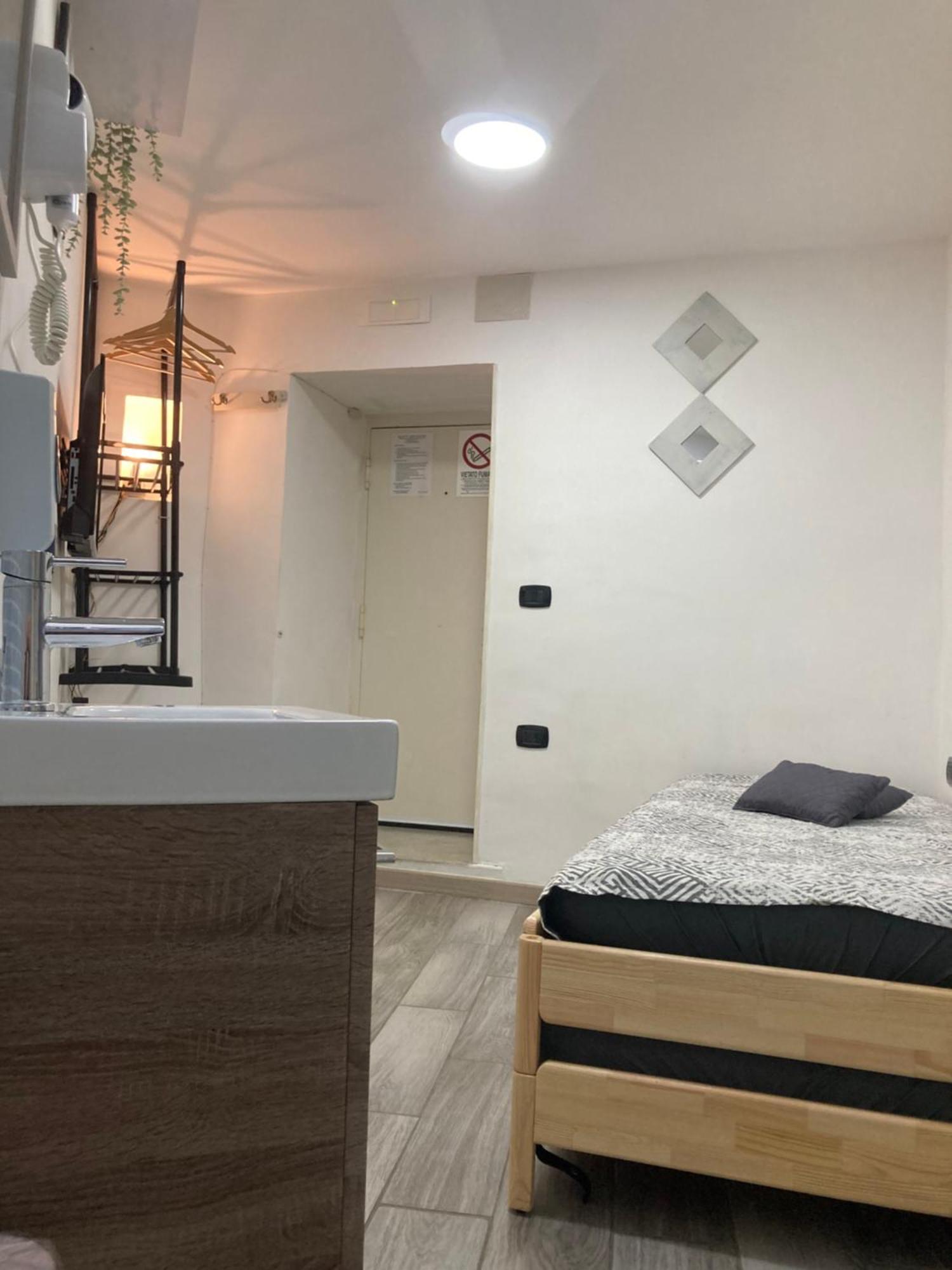 Napoli Central Nest Bed and Breakfast Esterno foto